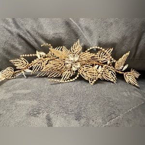 New Gold Rhinestone cluster headpiece with 2 gold bobby pins